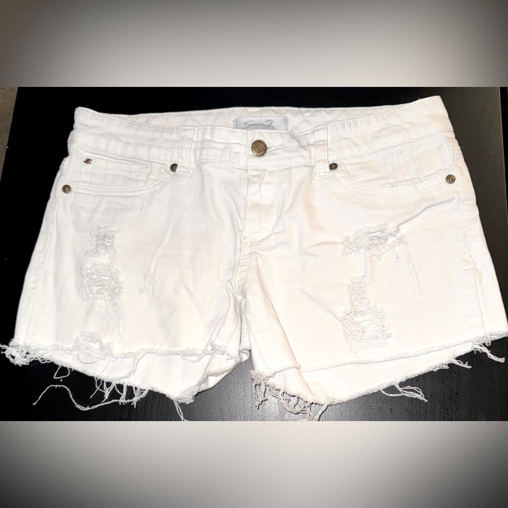 White denim Seven7 jean shorts - Picture 2 of 3